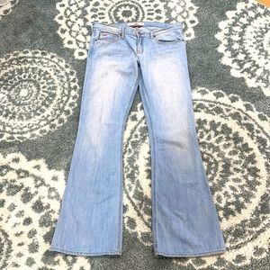 Hollister Cali flare low rise jeans light wash 9 regular